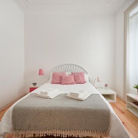 Sunny Apartment With Balcony! ลิสบอน ภายนอก รูปภาพ