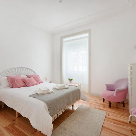 Sunny Apartment With Balcony! ลิสบอน ภายนอก รูปภาพ