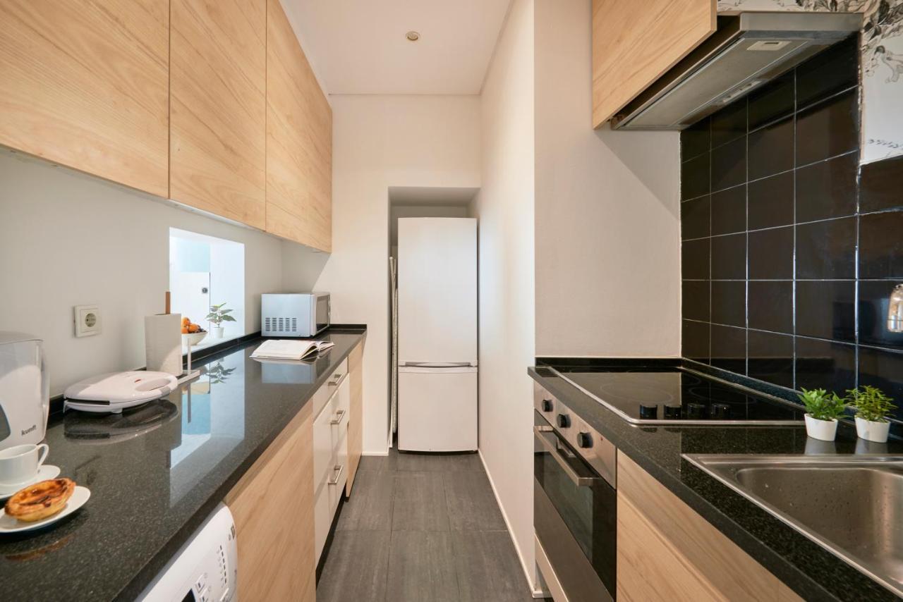Sunny Apartment With Balcony! ลิสบอน ภายนอก รูปภาพ