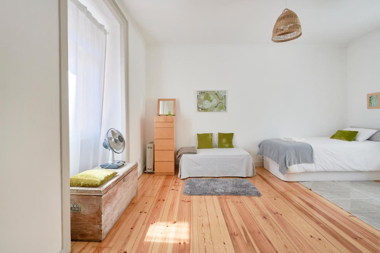 Sunny Apartment With Balcony! ลิสบอน ภายนอก รูปภาพ