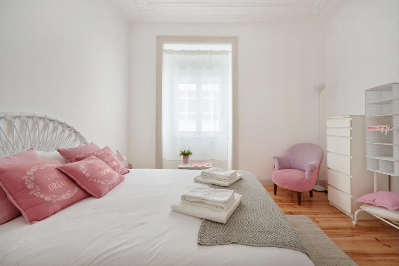 Sunny Apartment With Balcony! ลิสบอน ภายนอก รูปภาพ