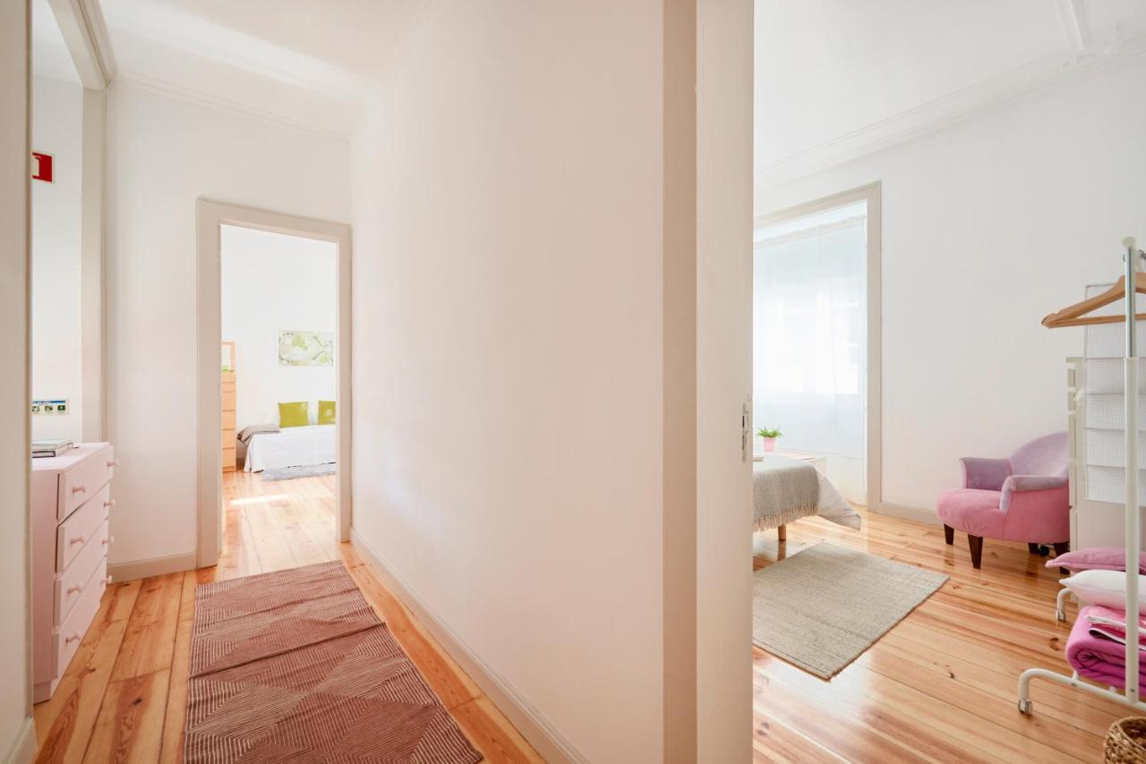 Sunny Apartment With Balcony! ลิสบอน ภายนอก รูปภาพ