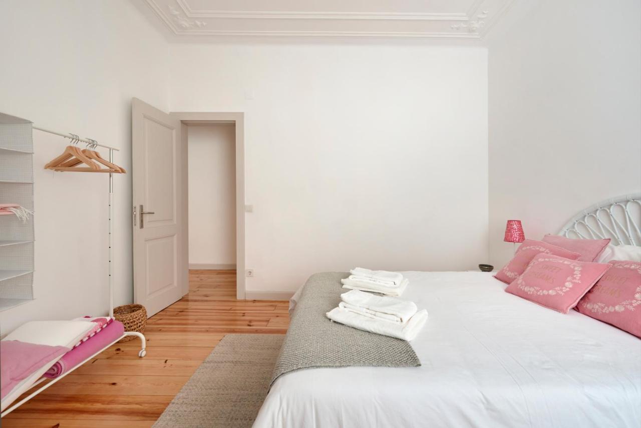 Sunny Apartment With Balcony! ลิสบอน ภายนอก รูปภาพ