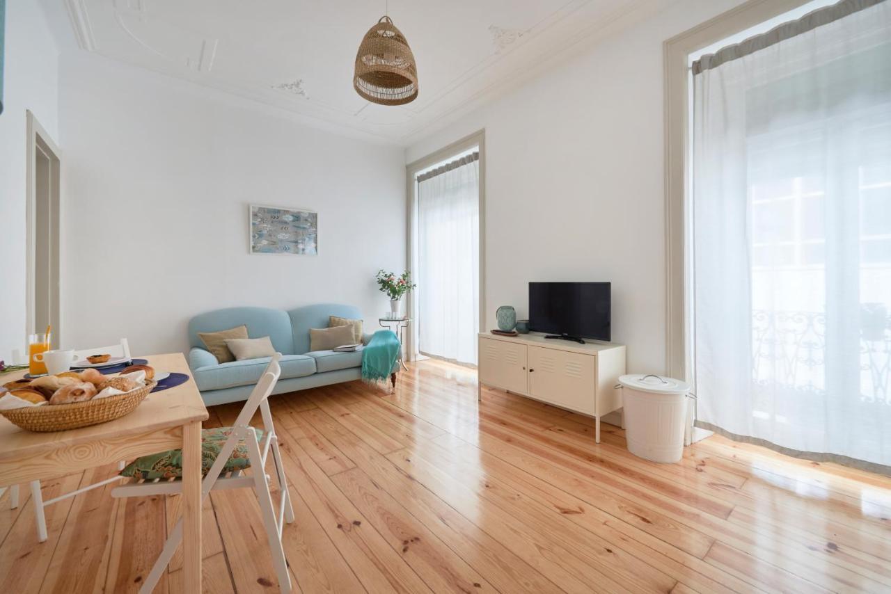 Sunny Apartment With Balcony! ลิสบอน ภายนอก รูปภาพ