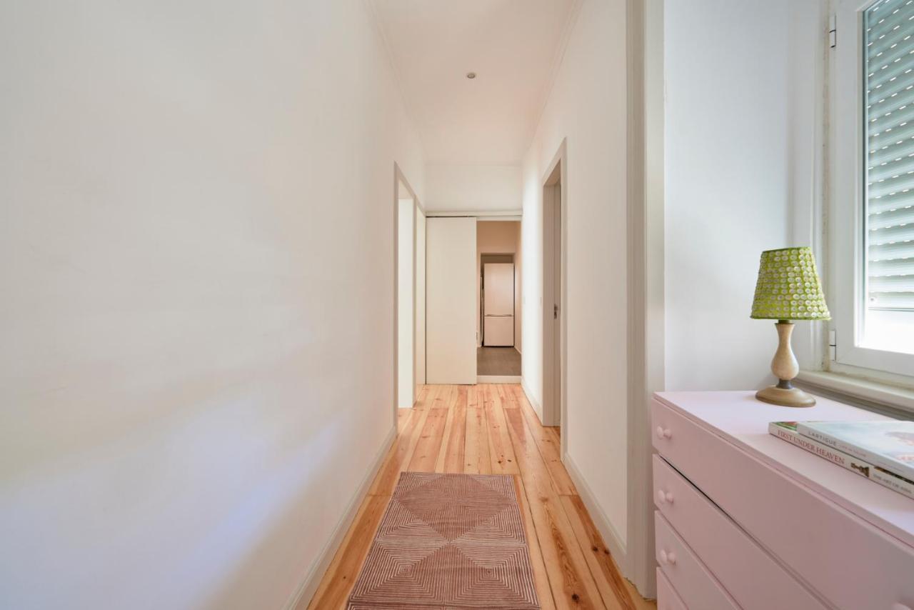 Sunny Apartment With Balcony! ลิสบอน ภายนอก รูปภาพ
